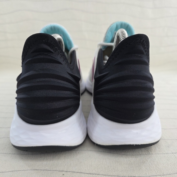 New Balance Womens Roav Fresh Foam Running Shoes White/Black WROAVWB Size 8B - Picture 7 of 13